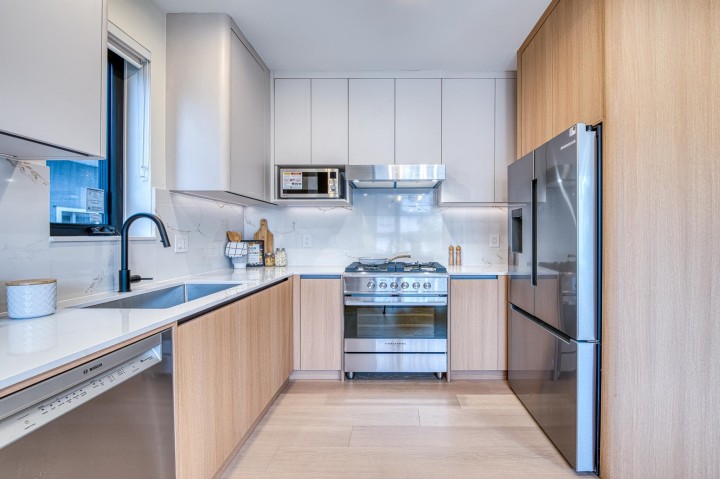 Photo 11 at 2 - 968 E 55th Avenue, South Vancouver, Vancouver East