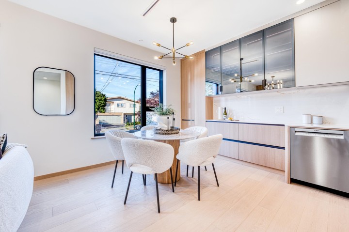 Photo 8 at 2 - 968 E 55th Avenue, South Vancouver, Vancouver East