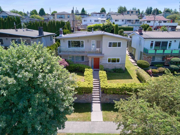 Photo 2 at 3014 E 14th Avenue, Renfrew Heights, Vancouver East