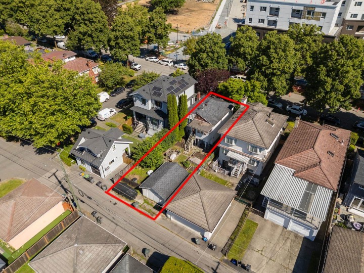 Photo 2 at 116 E 37th Avenue, Main, Vancouver East
