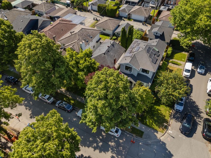 Photo 3 at 116 E 37th Avenue, Main, Vancouver East