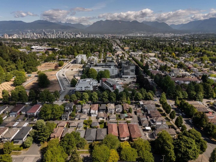 Photo 5 at 116 E 37th Avenue, Main, Vancouver East