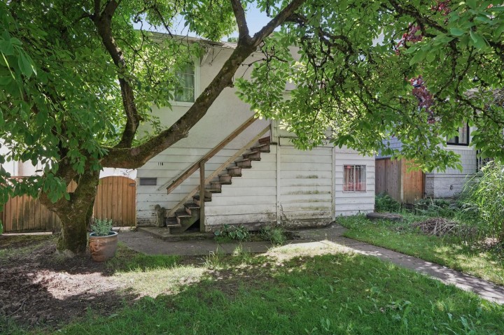 Photo 10 at 116 E 37th Avenue, Main, Vancouver East