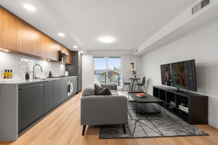 Photo 2 at 307 - 2419 Grant Street, Renfrew VE, Vancouver East