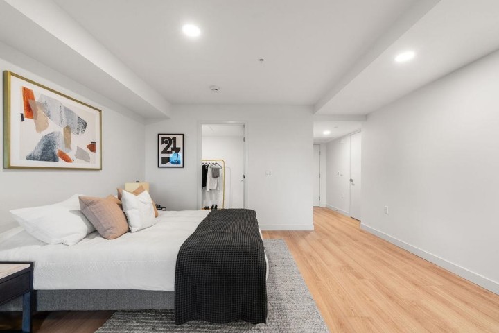 Photo 9 at 307 - 2419 Grant Street, Renfrew VE, Vancouver East
