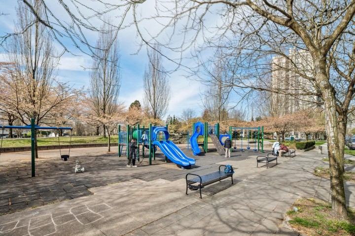 Photo 25 at 1610 - 5380 Oben Street, Collingwood VE, Vancouver East