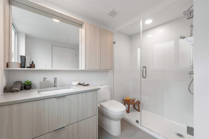 Photo 16 at 2421 Grant Street, Renfrew VE, Vancouver East