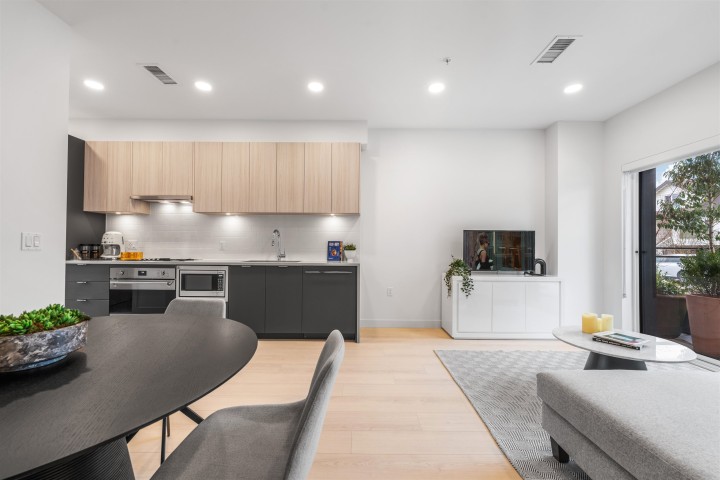 Photo 1 at 2421 Grant Street, Renfrew VE, Vancouver East