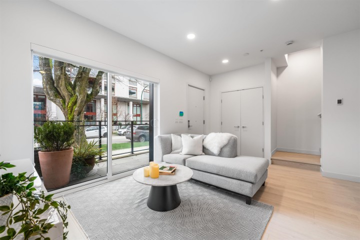 Photo 9 at 2421 Grant Street, Renfrew VE, Vancouver East