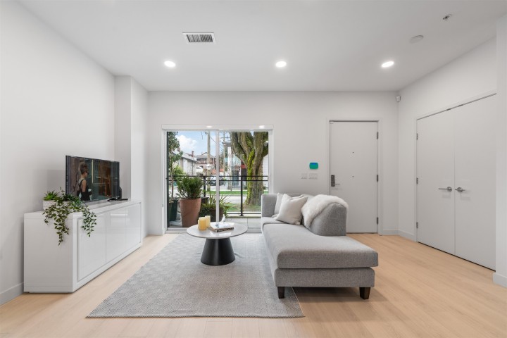 Photo 8 at 2421 Grant Street, Renfrew VE, Vancouver East