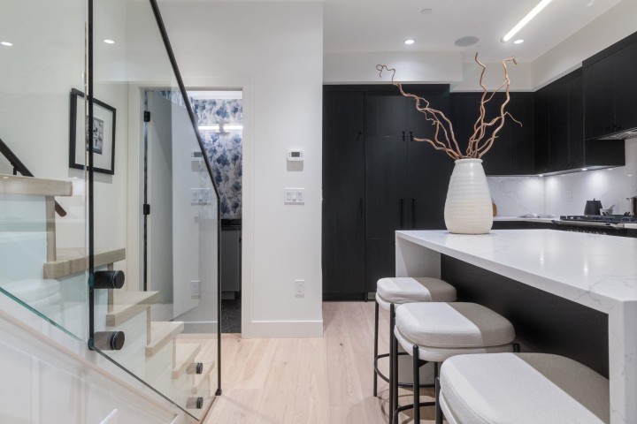 Photo 7 at 2 - 2539 Grant Street, Renfrew VE, Vancouver East