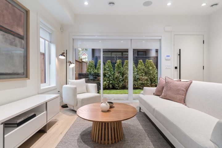 Photo 4 at 2 - 2539 Grant Street, Renfrew VE, Vancouver East