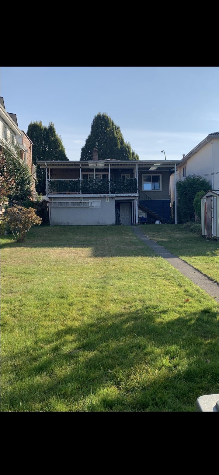 Photo 2 at 1723 E 33rd Avenue, Victoria VE, Vancouver East