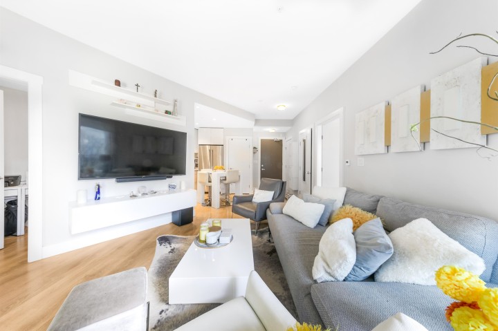 Photo 6 at 413 - 3588 Sawmill Crescent, South Marine, Vancouver East
