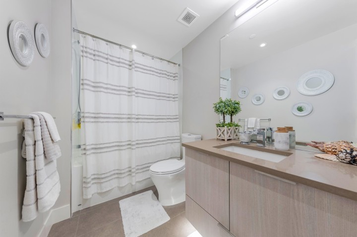 Photo 13 at 413 - 3588 Sawmill Crescent, South Marine, Vancouver East