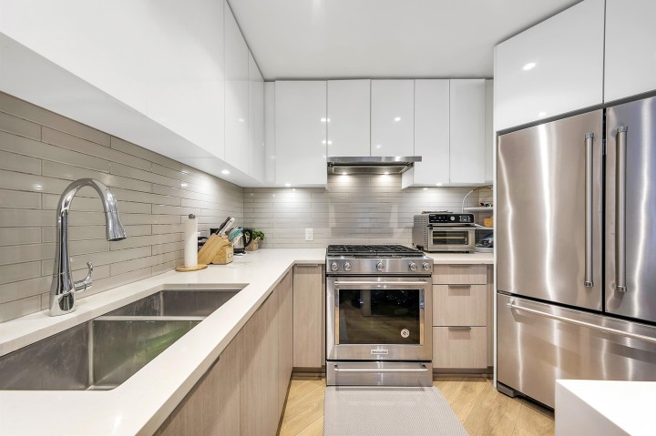 Photo 3 at 413 - 3588 Sawmill Crescent, South Marine, Vancouver East