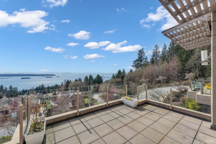 Photo 12 at 102 - 2575 Garden Court, Whitby Estates, West Vancouver