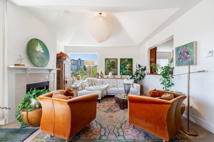 Photo 3 at 401 - 1765 Marine Drive, Ambleside, West Vancouver
