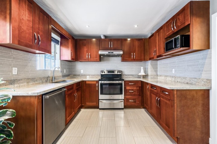 Photo 6 at 6175 Quebec Street, Main, Vancouver East