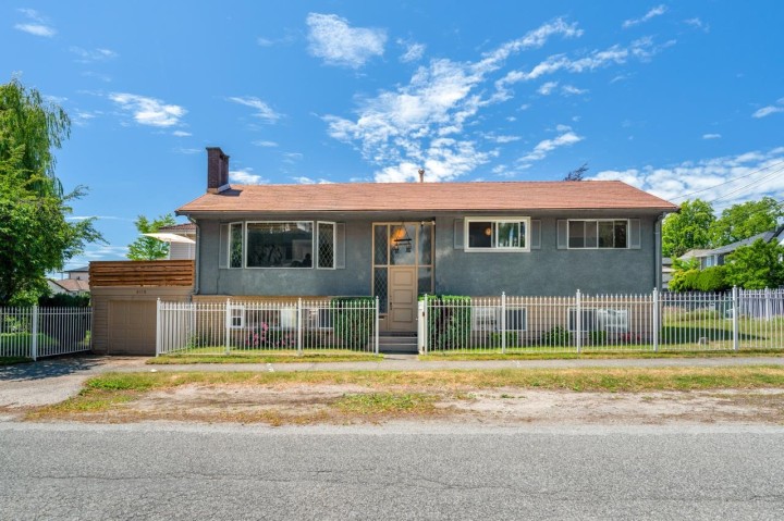 Photo 1 at 6175 Quebec Street, Main, Vancouver East
