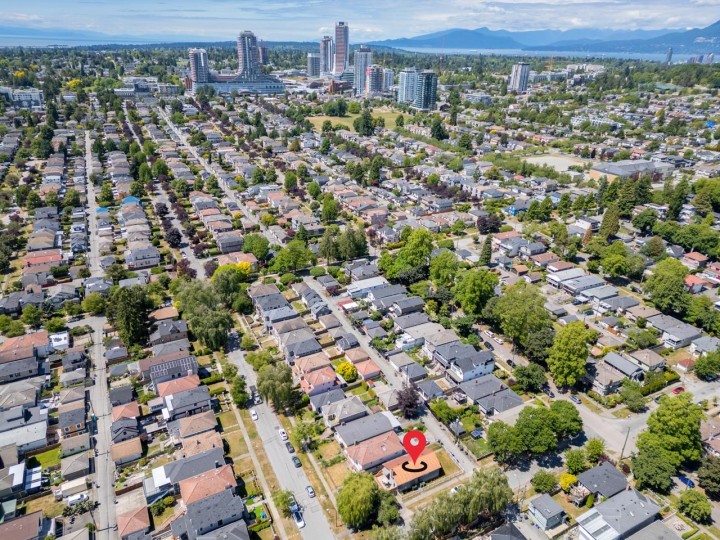 Photo 4 at 6175 Quebec Street, Main, Vancouver East