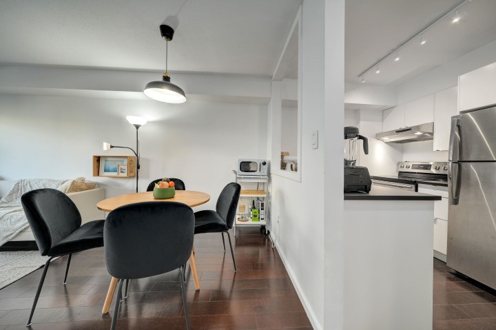 Photo 10 at 210 - 1099 E Broadway, Mount Pleasant VE, Vancouver East