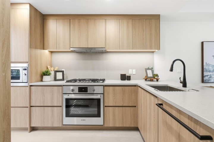 Photo 8 at 6310 Oak Street, Oakridge VW, Vancouver West