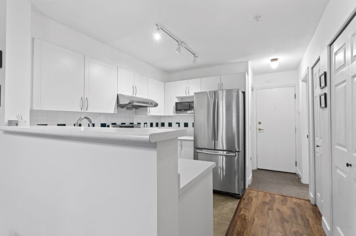 Photo 8 at 104 - 688 E 16th Avenue, Fraser VE, Vancouver East