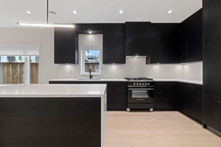 Photo 1 at 1 - 2539 Grant Avenue, Renfrew VE, Vancouver East