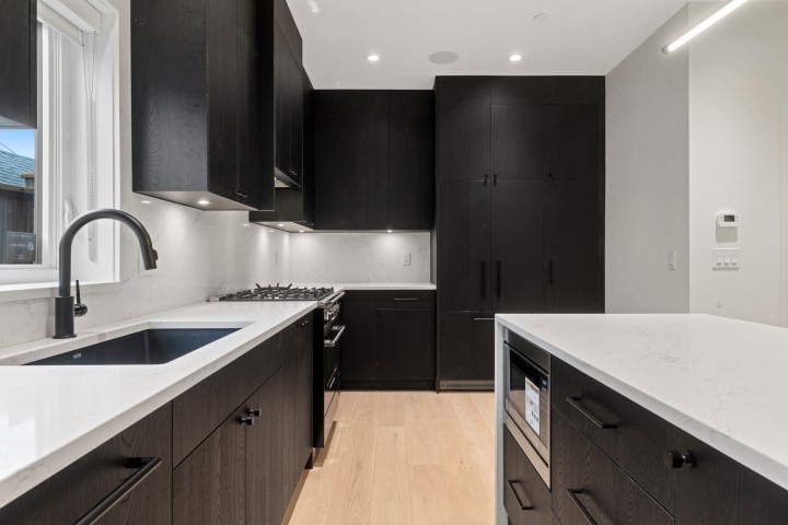 Photo 18 at 1 - 2539 Grant Avenue, Renfrew VE, Vancouver East