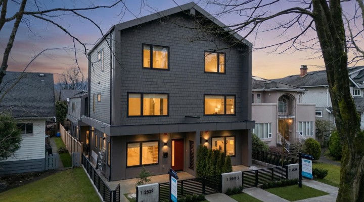 Photo 31 at 1 - 2539 Grant Avenue, Renfrew VE, Vancouver East