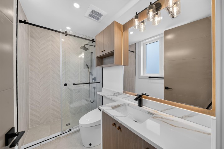 Photo 13 at 2 - 847 E 10th Avenue, Mount Pleasant VE, Vancouver East