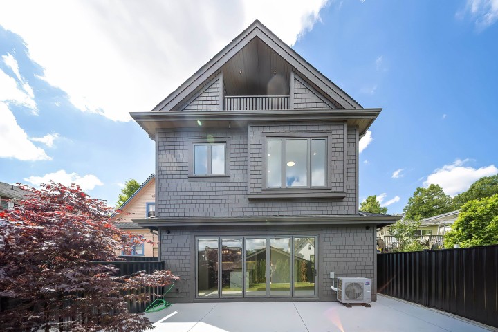 Photo 17 at 2 - 847 E 10th Avenue, Mount Pleasant VE, Vancouver East