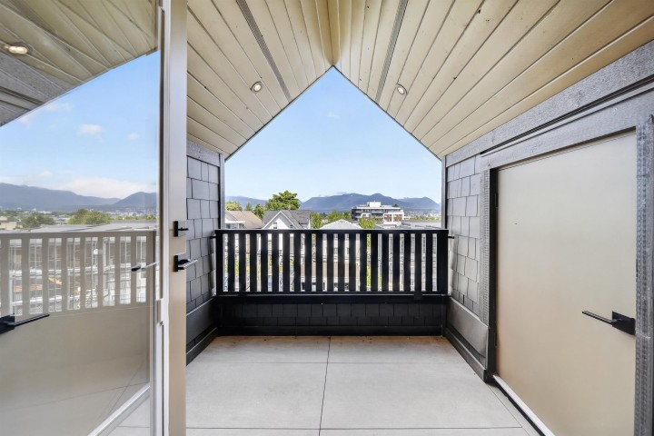Photo 15 at 2 - 847 E 10th Avenue, Mount Pleasant VE, Vancouver East