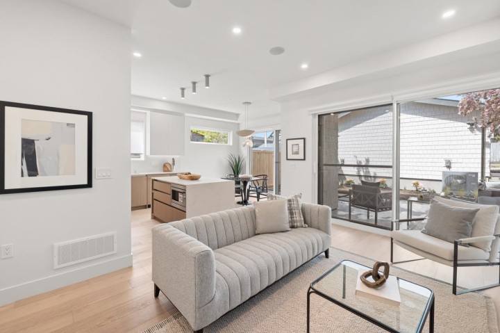 Photo 6 at 2 - 625 E 24th Avenue, Fraser VE, Vancouver East