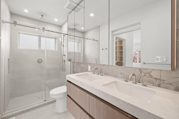 Photo 17 at 2 - 625 E 24th Avenue, Fraser VE, Vancouver East