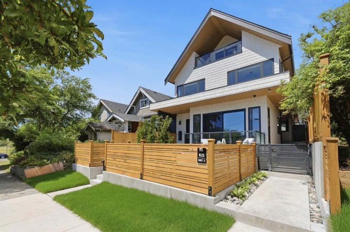 Photo 1 at 1 - 625 E 24th Avenue, Fraser VE, Vancouver East