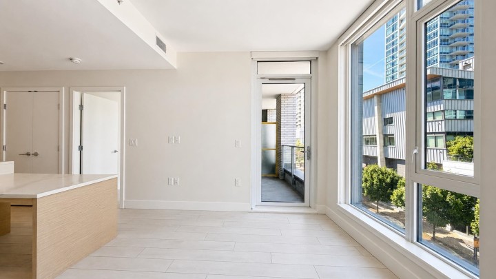 Photo 5 at 405 - 3538 Sawmill Crescent, South Marine, Vancouver East