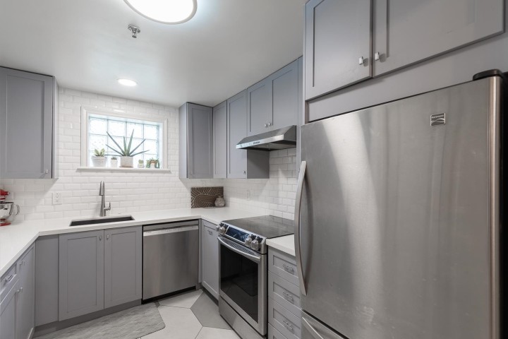 Photo 10 at 1 - 451 E Pender Street, Strathcona, Vancouver East
