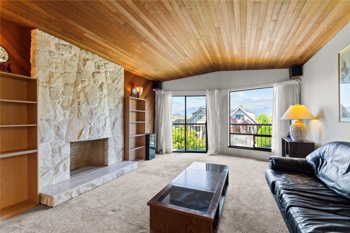 Photo 4 at 2986 E 3rd Avenue, Vancouver East