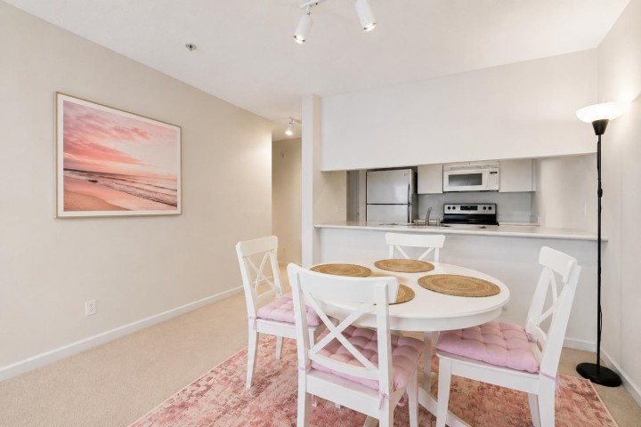 Photo 10 at 108 - 3250 W Broadway, Kitsilano, Vancouver West