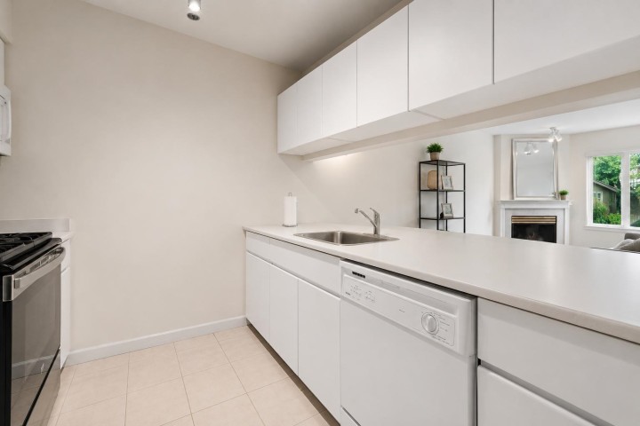 Photo 14 at 108 - 3250 W Broadway, Kitsilano, Vancouver West