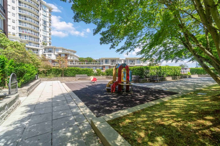 Photo 4 at 424 - 4078 Knight Street, Knight, Vancouver East