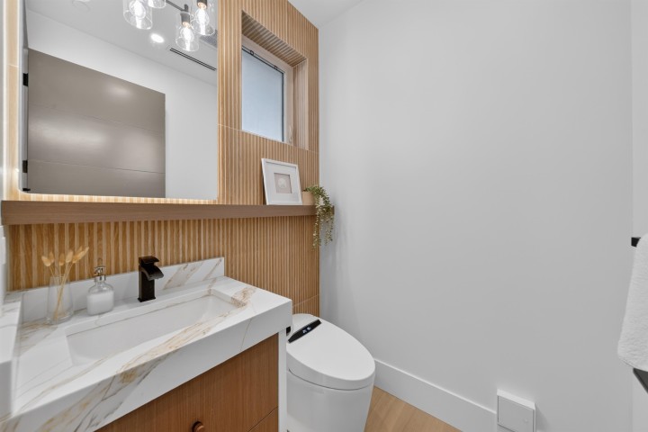 Photo 7 at 1 - 847 E 10th Avenue, Mount Pleasant VE, Vancouver East