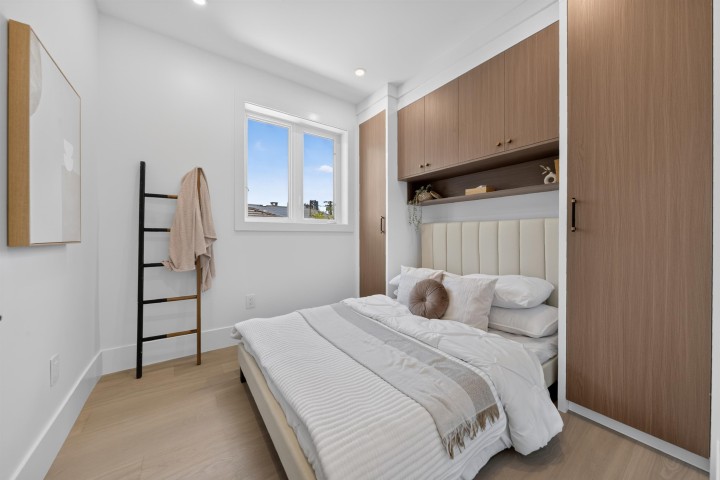 Photo 9 at 1 - 847 E 10th Avenue, Mount Pleasant VE, Vancouver East
