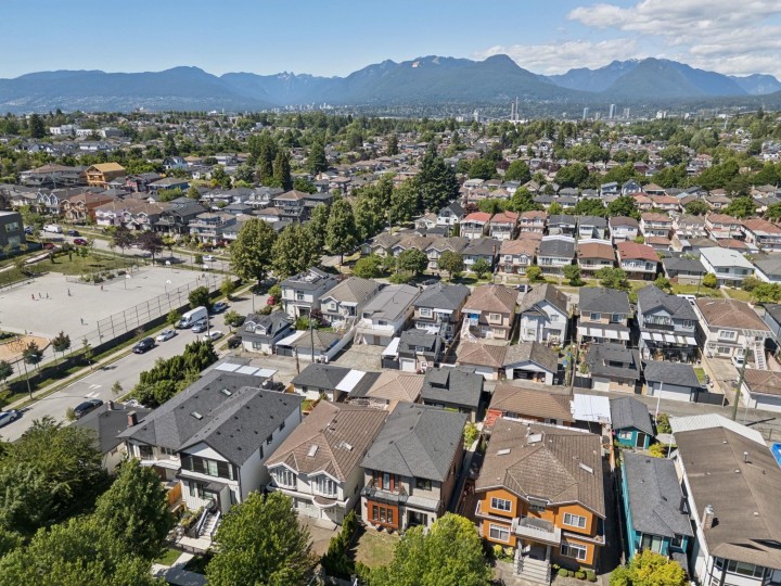 Photo 33 at 3233 Grant Street, Renfrew VE, Vancouver East