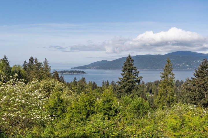 Photo 2 at 5207 Aspen Drive, Upper Caulfeild, West Vancouver