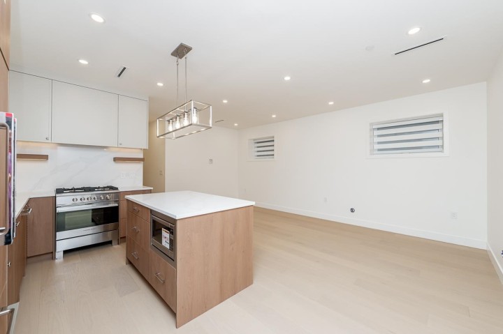 Photo 5 at 2 - 1845 E 51st Avenue, Killarney VE, Vancouver East