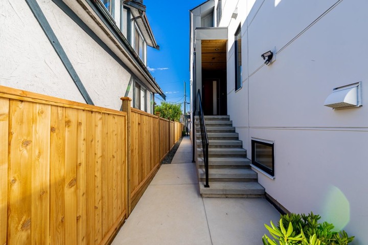 Photo 4 at 3 - 1845 E 51st Avenue, Killarney VE, Vancouver East