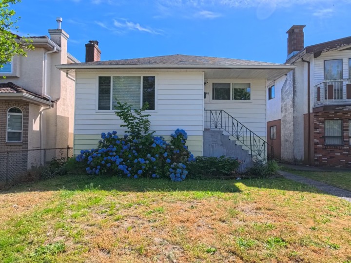 Photo 2 at 3416 Monmouth Avenue, Collingwood VE, Vancouver East